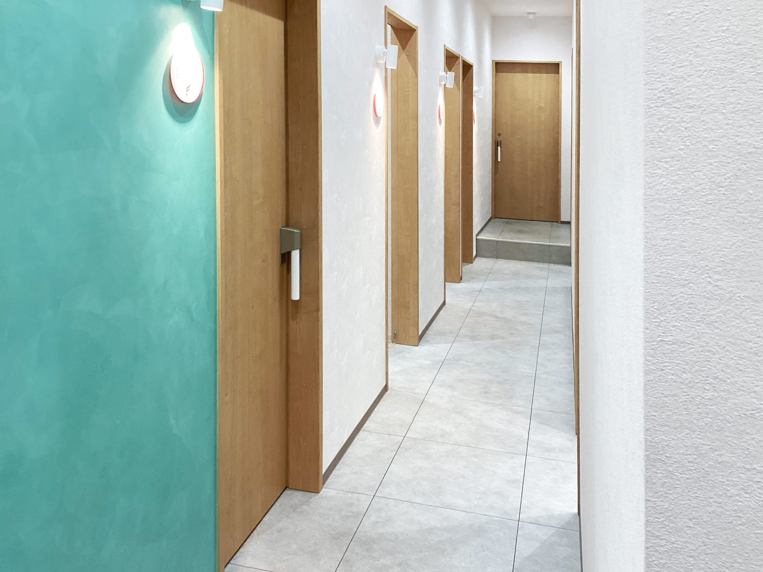 フレイアクリニック名古屋栄院の廊下